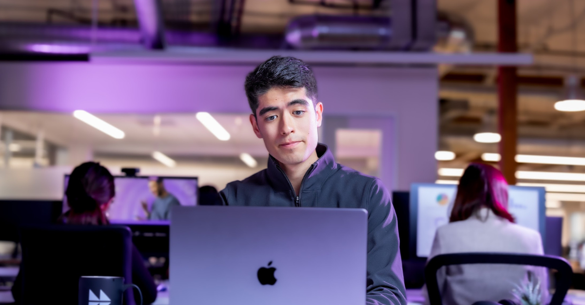 man-using-ai-productivity-tool-at-work - 1